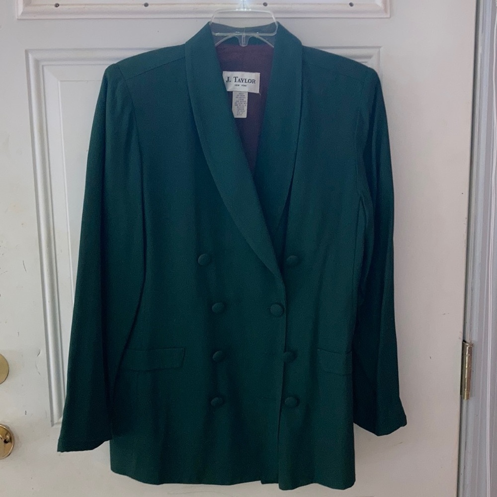 A Green Blazer Suite in woman’s size 14
